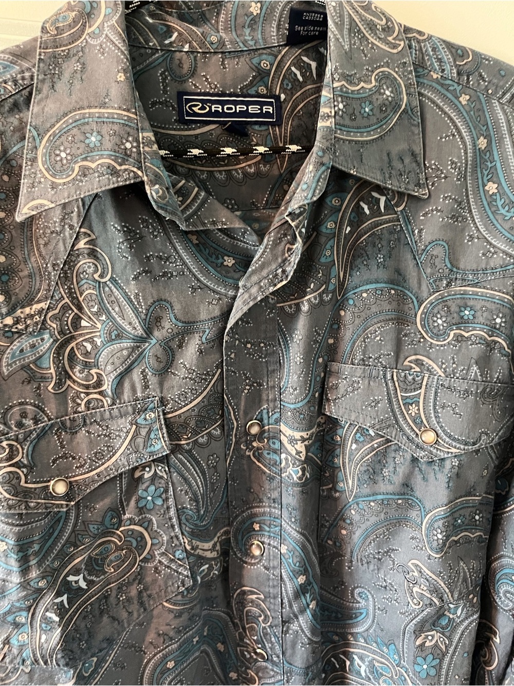 Roper Woman’s Blue Gray Paisley Western Snap Shirt
